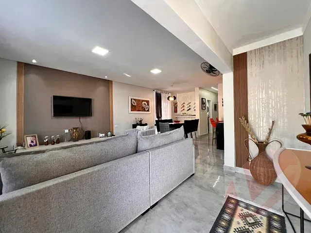 Casa com 252m² 3 quartos e 4 banheiros, à venda, no bairro Real em Praia Grande