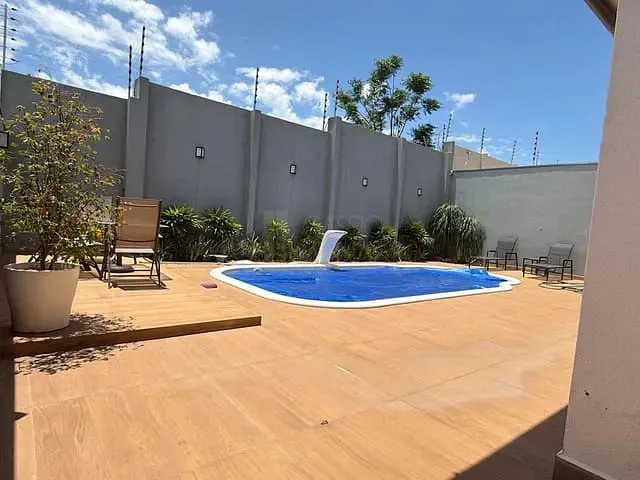 Casa com 380m² 3 quartos e 3 banheiros, à venda, no bairro Jardim Espanha em Apucarana