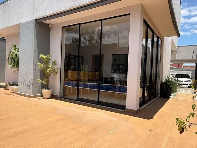 Casa com 380m² 3 quartos e 3 banheiros, à venda, no bairro Jardim Espanha em Apucarana