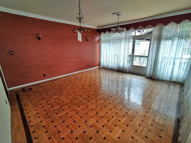 Casa à venda, no bairro Centro em Petrópolis