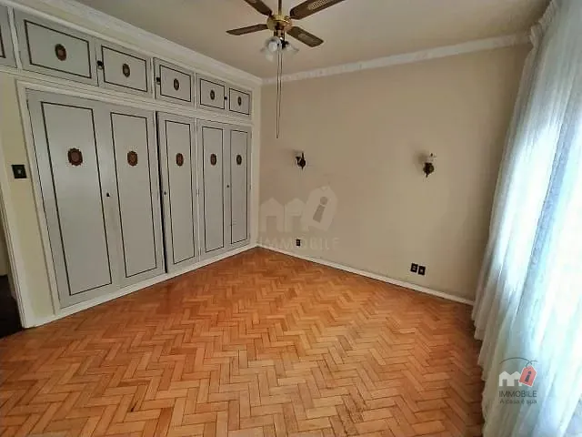 Casa à venda, no bairro Centro em Petrópolis