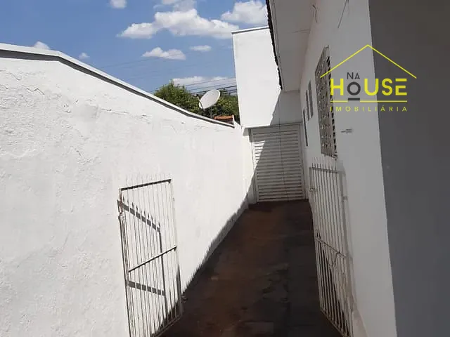 Casa 2 quartos e 2 banheiros, para alugar, no bairro Santa Eliza em Votuporanga