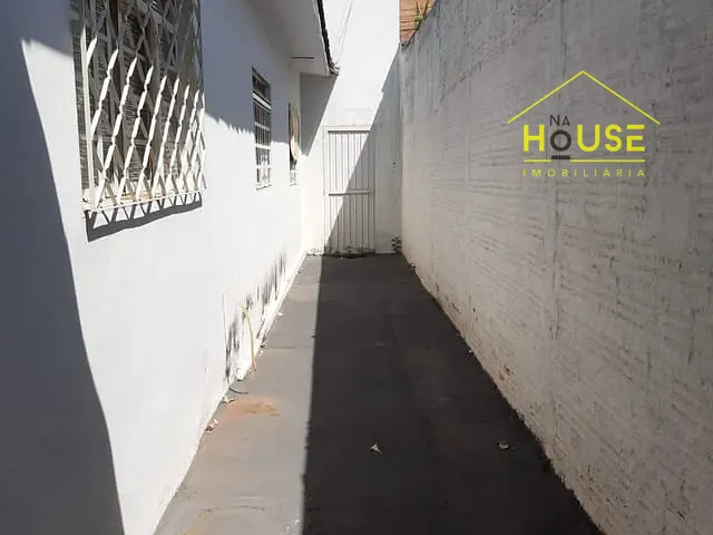Casa 2 quartos e 2 banheiros, para alugar, no bairro Santa Eliza em Votuporanga