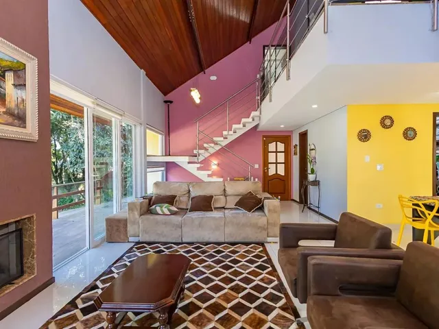 Casa com 766m² 3 quartos e 4 banheiros, para alugar, no bairro Campo Comprido em Curitiba