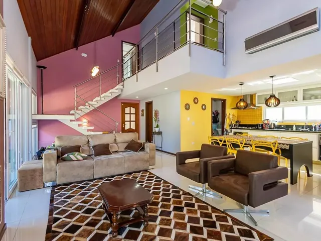 Casa com 766m² 3 quartos e 4 banheiros, para alugar, no bairro Campo Comprido em Curitiba