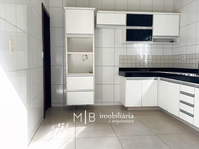 Casa 3 quartos e 1 banheiro, à venda, no bairro Centro em Lavras