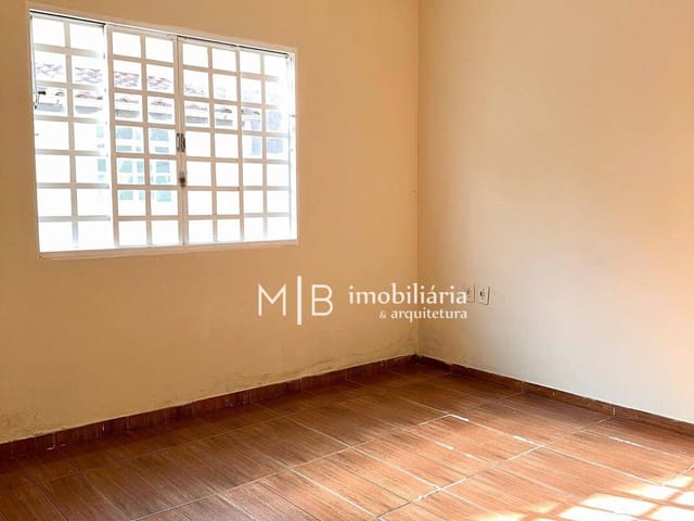 Casa 3 quartos e 1 banheiro, à venda, no bairro Centro em Lavras
