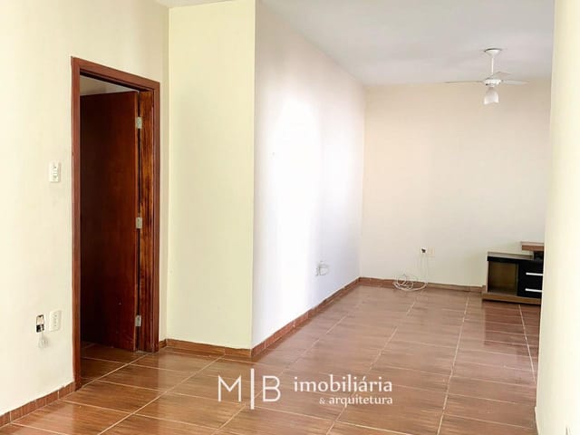 Casa 3 quartos e 1 banheiro, à venda, no bairro Centro em Lavras