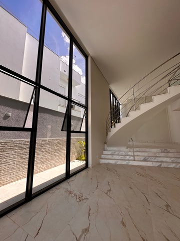 Casa com 397m² 4 quartos e 5 banheiros, à venda, no bairro Portal do Sol em Contagem