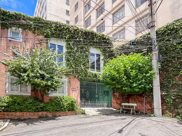 Casa com 250m² 4 quartos e 3 banheiros, à venda, no bairro Aclimação em São Paulo