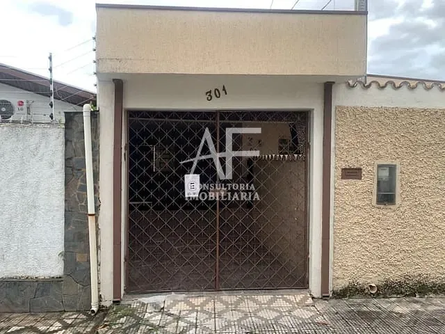 Casa com 182m² 4 quartos e 2 banheiros, à venda, no bairro Jardim Santa Cruz em Taubaté