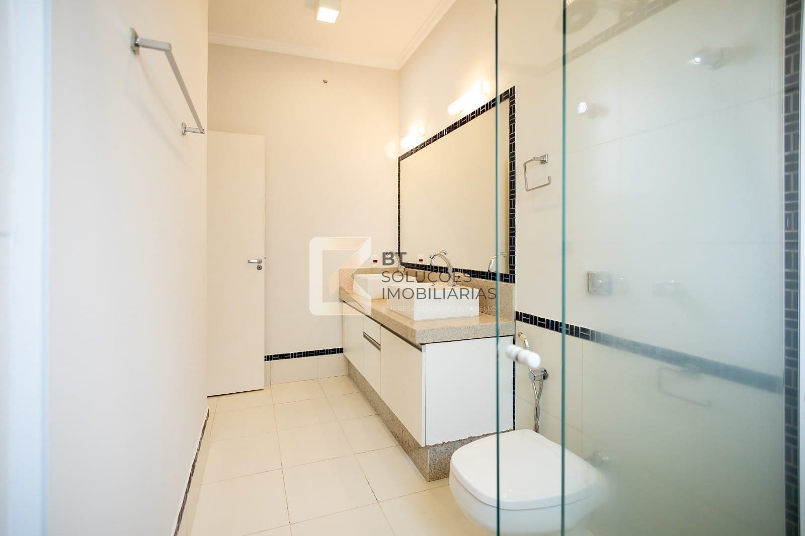 Casa à venda e aluguel com 3 quartos, 286m² - Foto 34