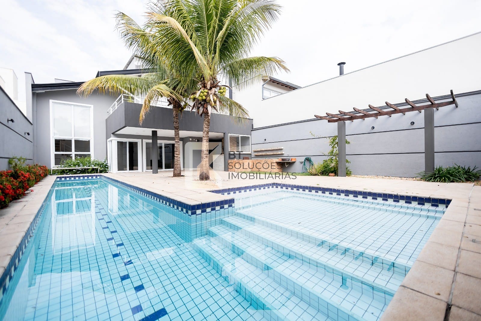 Casa à venda e aluguel com 3 quartos, 286m² - Foto 46