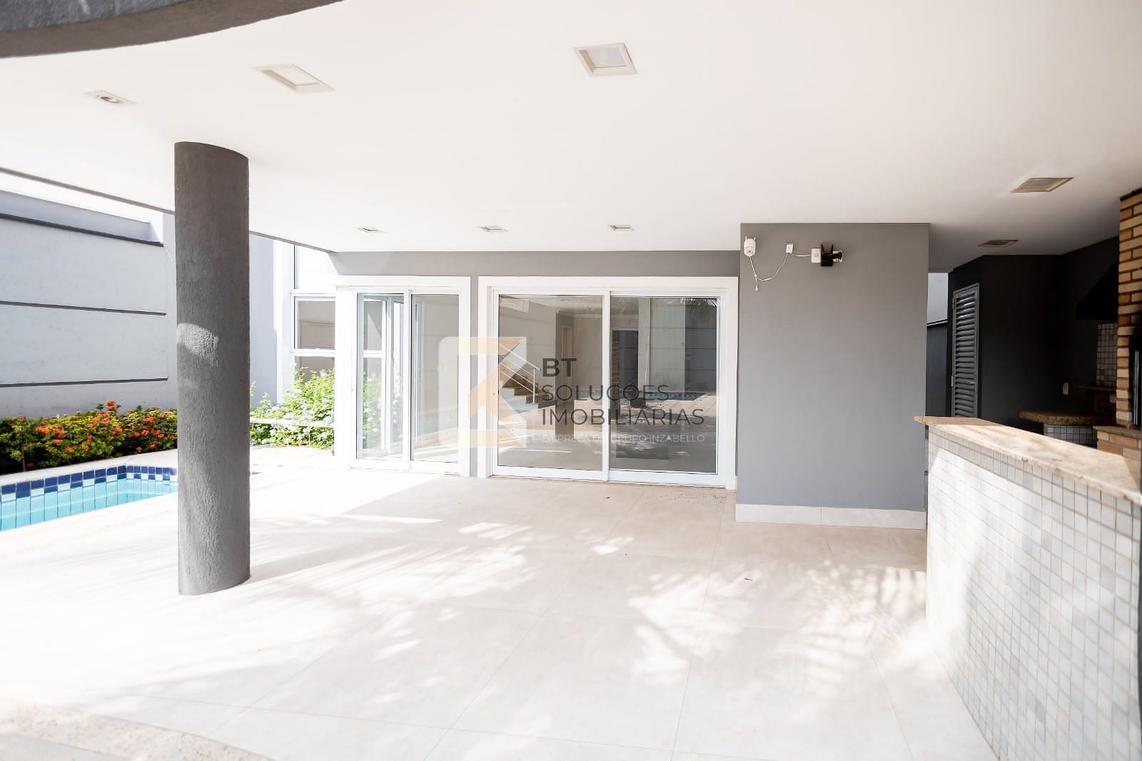 Casa à venda e aluguel com 3 quartos, 286m² - Foto 40