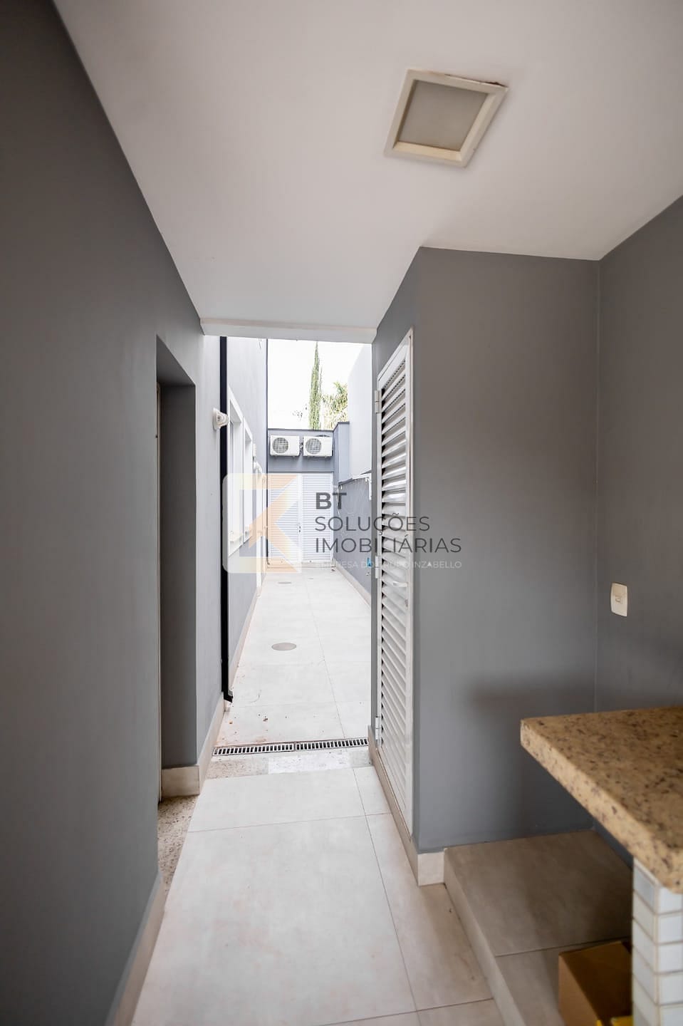 Casa à venda e aluguel com 3 quartos, 286m² - Foto 38