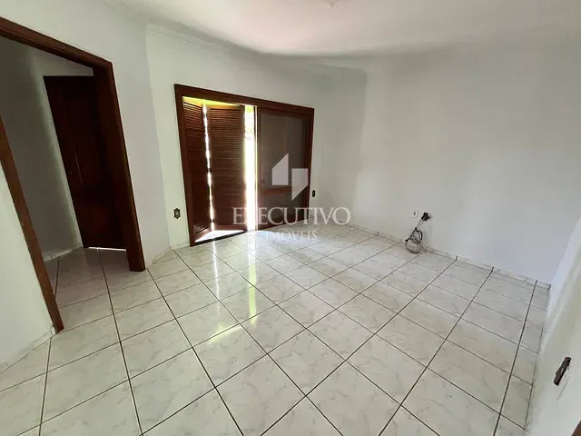 Casa 4 quartos e 2 banheiros, à venda, no bairro Centro em Arroio do Meio