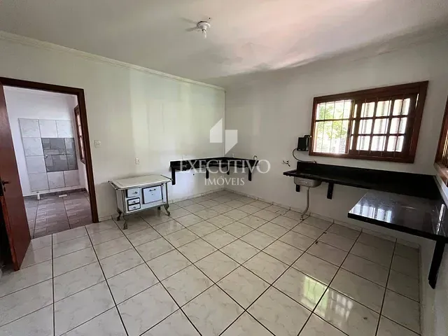Casa 4 quartos e 2 banheiros, à venda, no bairro Centro em Arroio do Meio