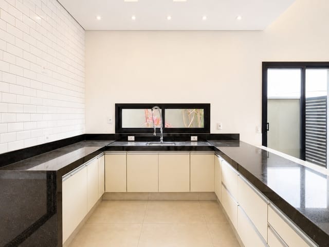 Casa 3 quartos e 1 banheiro, à venda ou para alugar, no bairro Jardim Dona Maria Azenha em Nova Odessa
