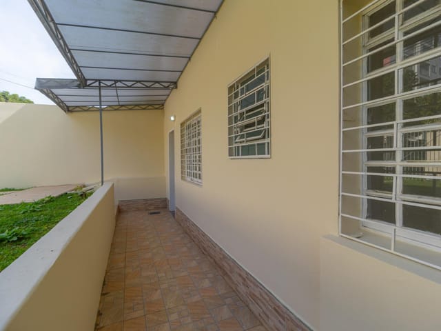 Casa 2 quartos e 2 banheiros, para alugar, no bairro Vila Izabel em Curitiba