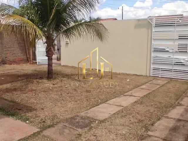Casa com 360m² 3 quartos e 1 banheiro, à venda, no bairro Petrópolis em Várzea Grande
