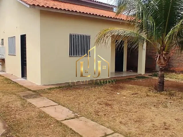 Casa com 360m² 3 quartos e 1 banheiro, à venda, no bairro Petrópolis em Várzea Grande