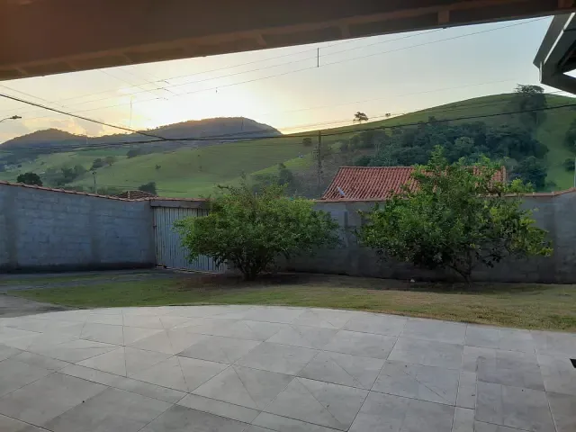 Casa com 300m² 3 quartos e 2 banheiros, à venda, no bairro Santa Barbara em Piranguinho