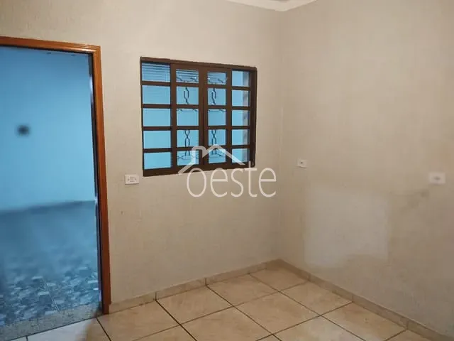 Casa com 125m² 2 quartos e 1 banheiro, à venda, no bairro Jardim São Francisco em Santa Bárbara D'Oeste