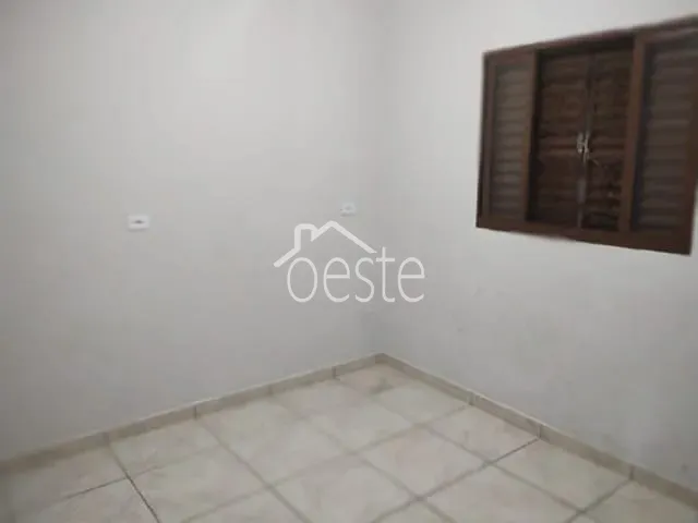 Casa com 125m² 2 quartos e 1 banheiro, à venda, no bairro Jardim São Francisco em Santa Bárbara D'Oeste