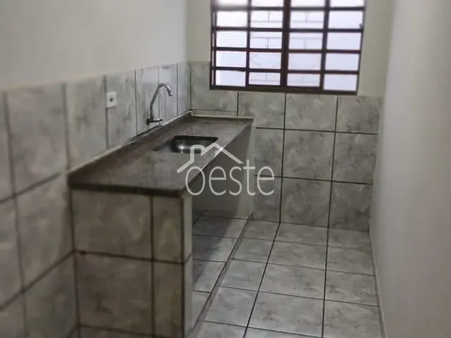 Casa com 125m² 2 quartos e 1 banheiro, à venda, no bairro Jardim São Francisco em Santa Bárbara D'Oeste