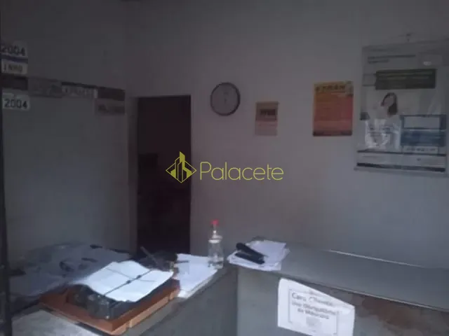 Casa 1 quarto e 1 banheiro, à venda, no bairro Centro em Aparecida