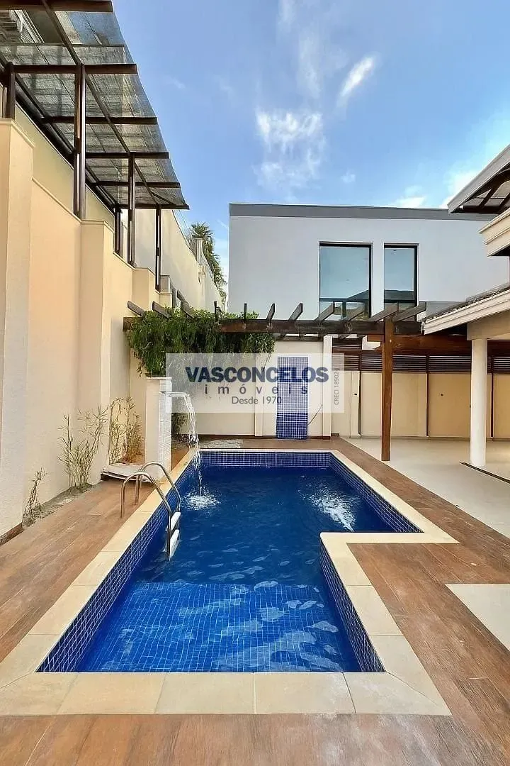 Casa, 4 quartos, 380 m² - Foto 1