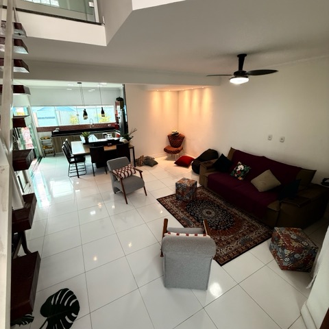 Casa com 300m² 3 quartos e 5 banheiros, à venda, no bairro Ogiva em Cabo Frio