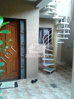 Casa à venda com 3 quartos, 210m² - Foto 4