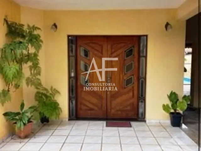 Casa com 600m² 4 quartos e 3 banheiros, à venda, no bairro Jardim Independência em Taubaté