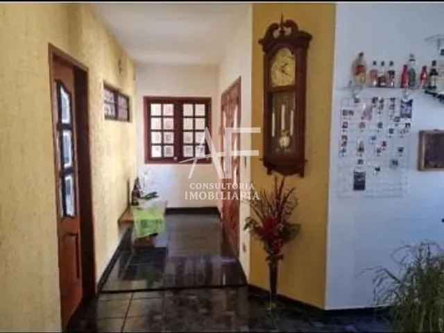 Casa com 600m² 4 quartos e 3 banheiros, à venda, no bairro Jardim Independência em Taubaté