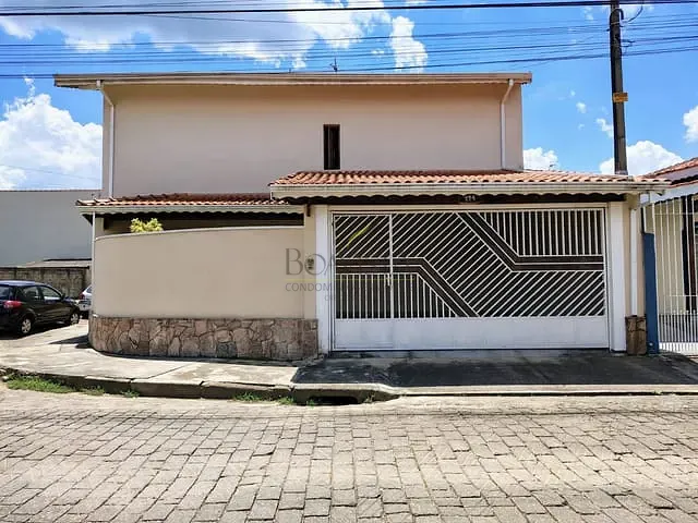 Casa 3 quartos e 4 banheiros, à venda, no bairro Jardim Santo Afonso em Piracaia