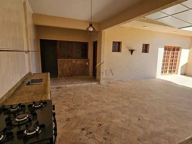 Casa 3 quartos e 4 banheiros, à venda, no bairro Jardim Santo Afonso em Piracaia