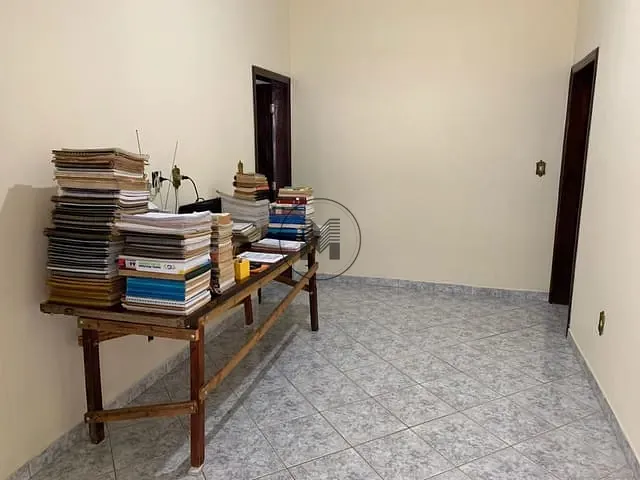 Casa com 392m² 1 quarto e 1 banheiro, à venda, no bairro Campo do Galvão em Guaratinguetá