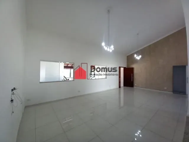 Casa com 450m², à venda, no bairro Condomínio Real Ville em Pindamonhangaba