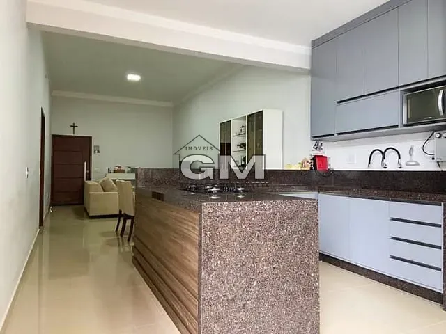 Casa com 250m² 3 quartos e 2 banheiros, à venda, no bairro Jardim Cybelli em Ribeirão Preto
