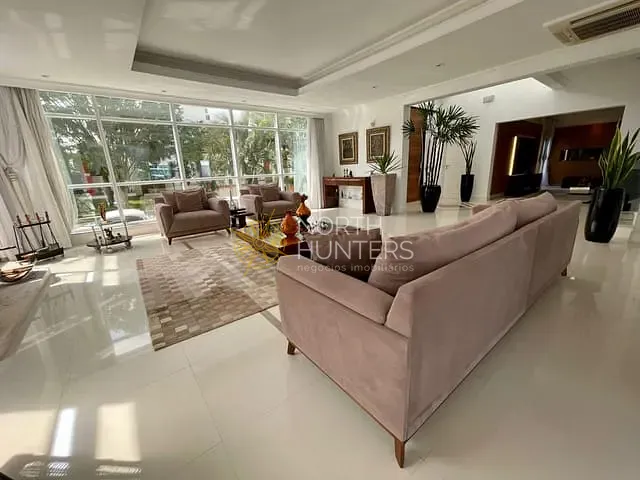 Casa com 800m² 5 quartos e 7 banheiros, à venda, no bairro Jurerê Internacional em Florianópolis