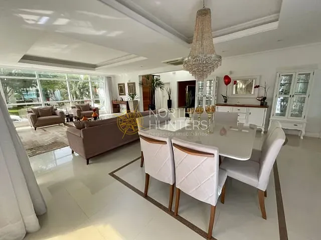 Casa com 800m² 5 quartos e 7 banheiros, à venda, no bairro Jurerê Internacional em Florianópolis