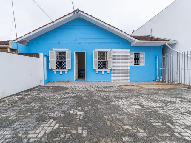 Casa 4 quartos e 5 banheiros, para alugar, no bairro Campo Comprido em Curitiba
