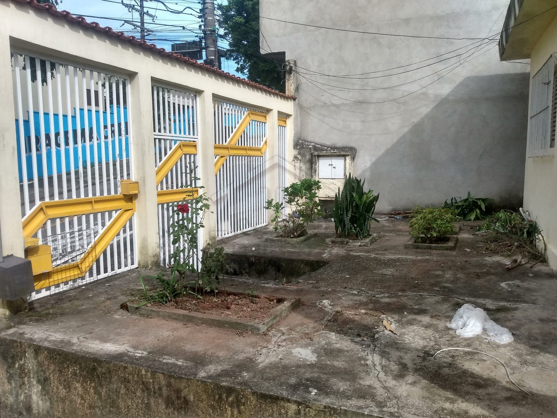 Casa à venda com 3 quartos, 90m² - Foto 2
