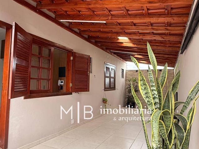 Casa com 300m² 2 quartos e 2 banheiros, à venda ou para alugar, no bairro Morada do Sol em Lavras