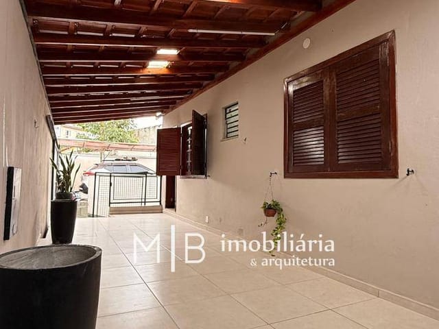 Casa com 300m² 2 quartos e 2 banheiros, à venda ou para alugar, no bairro Morada do Sol em Lavras