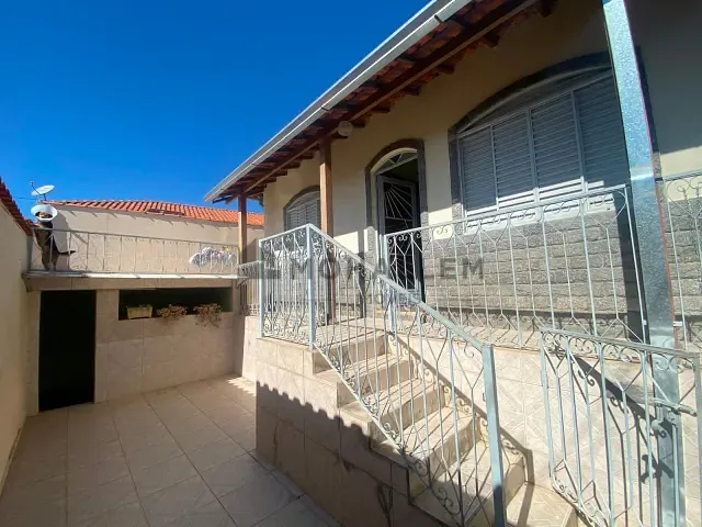 Casa 4 quartos e 1 banheiro, à venda, no bairro Cruzeiro em Itajubá