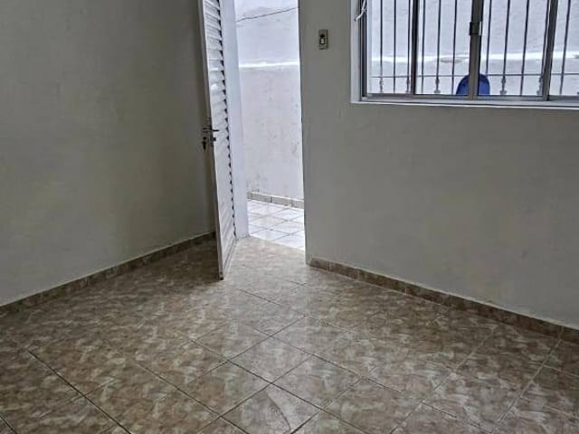 Foto do Casa - *CASA TÉRREA PARA LOCAÇÃO - ÓTIMA LOCALIZAÇÃO - INDEPENDENTE E VAGA. | Rocha Marqueze Imóveis