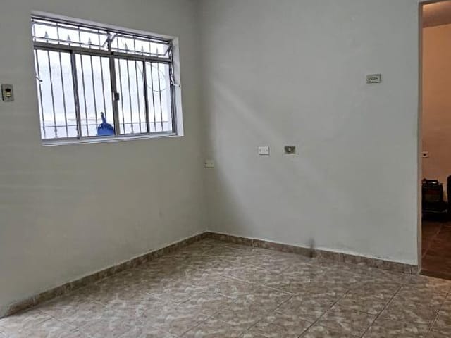 Foto do Casa - *CASA TÉRREA PARA LOCAÇÃO - ÓTIMA LOCALIZAÇÃO - INDEPENDENTE E VAGA. | Rocha Marqueze Imóveis