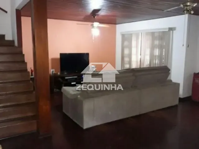 Casa com 173m² 4 quartos e 2 banheiros, à venda, no bairro Vila Yara em Osasco